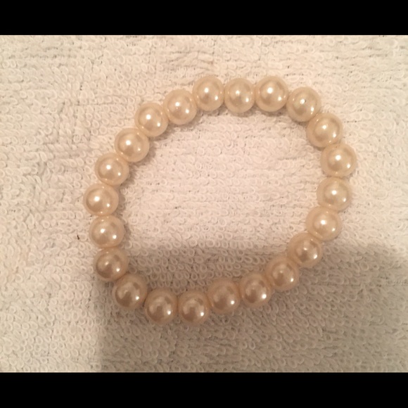 11/$25 Necklaces & Bracelets - Picture 9 of 12